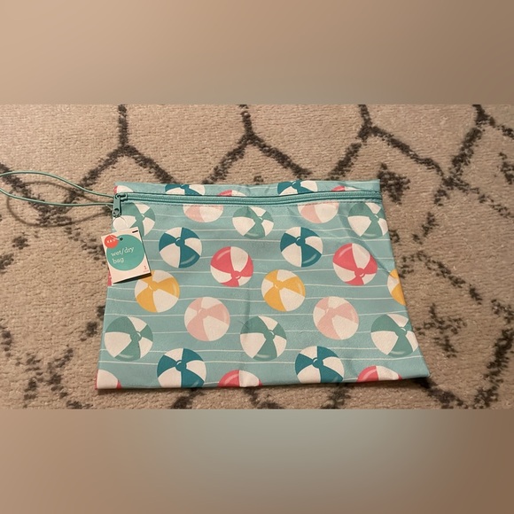 Scout Quilted Joyride Shoulder Bag - Picture 9 of 10